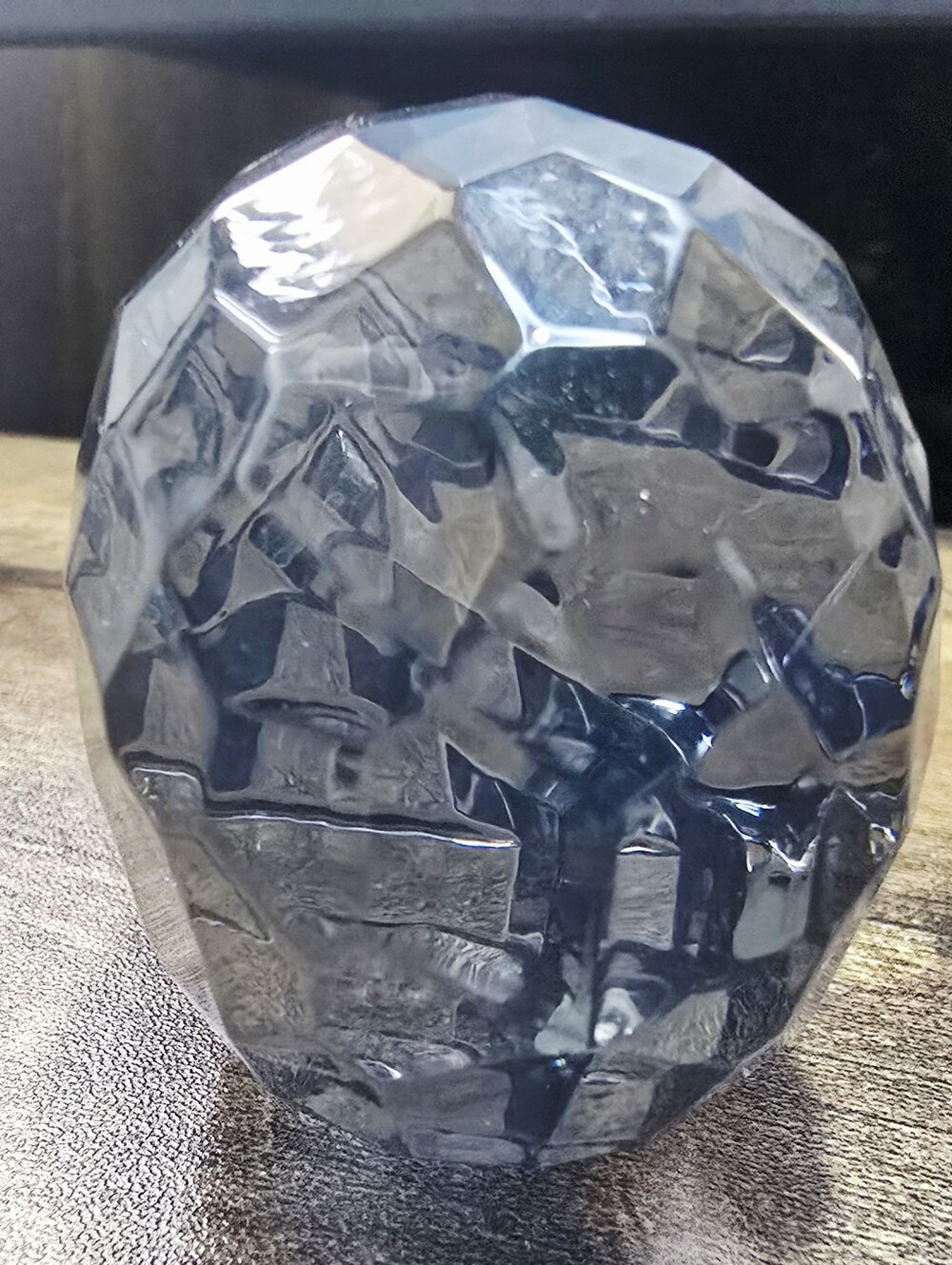 Ganz Crystal Expressions Skull Figurine – Faceted Acrylic Gothic Decor Piece - Picture 4 of 10